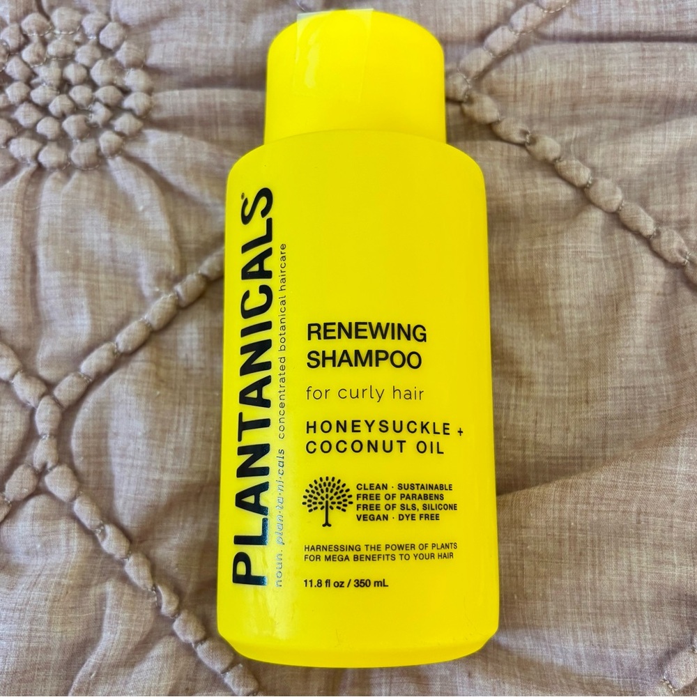 Plantanicals Shampoo Curly Hair Renewing
Infused honeysuckle & coconut oil NWT